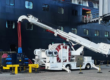 Sistema de conexión eléctrica en tierra conectado a un barco de crucero en puerto